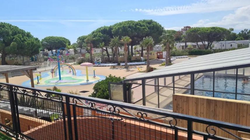 Chez Boby ! Hotel Canet-en-Roussillon Exterior photo